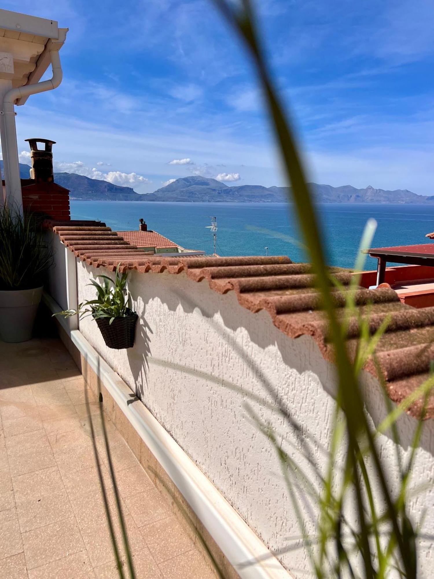 Casa Vacanze Anna 巴莱斯特拉泰 外观 照片