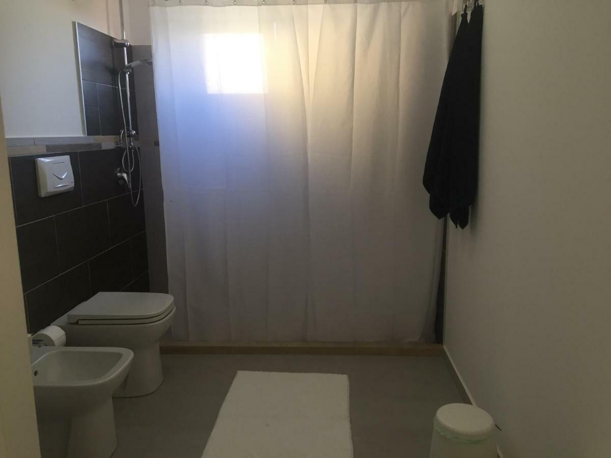 Casa Vacanze Anna 巴莱斯特拉泰 外观 照片